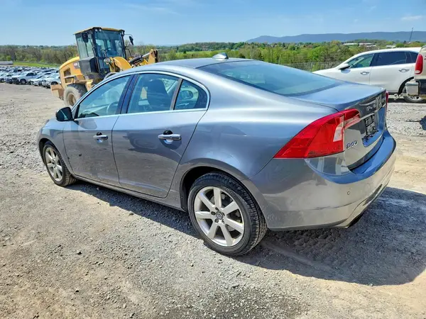 YV126MFK8G2392564 2016 VOLVO S60 - Image 2