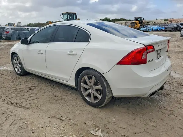 YV126MFK9G2410666 2016 VOLVO S60 - Image 2