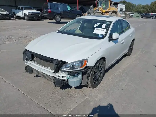 YV126MFK9G2412885 2016 VOLVO S60 - Image 2