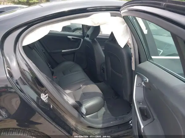 YV126MFKXG2390847 2016 VOLVO S60 - Image 8