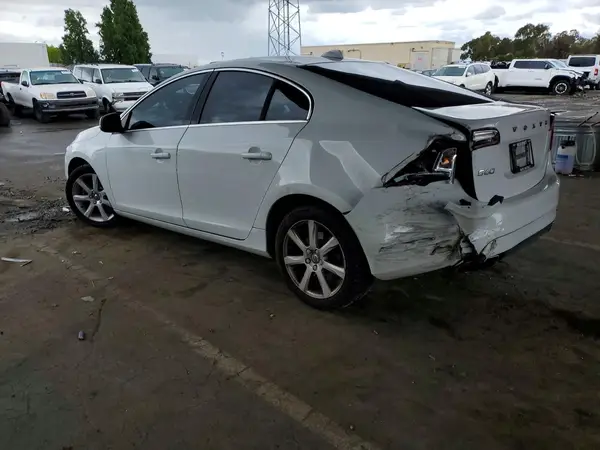 YV126MFKXG2397930 2016 VOLVO S60 - Image 2