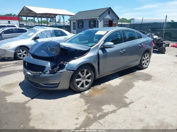 YV126MFKXG2404245 2016 VOLVO S60 - Image 2