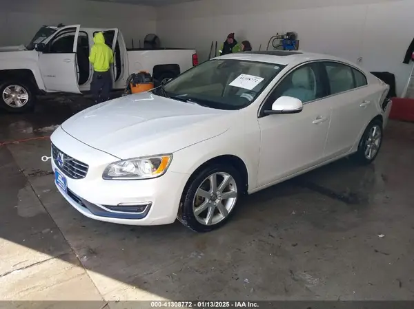 YV126MFKXG2410966 2016 VOLVO S60 - Image 2