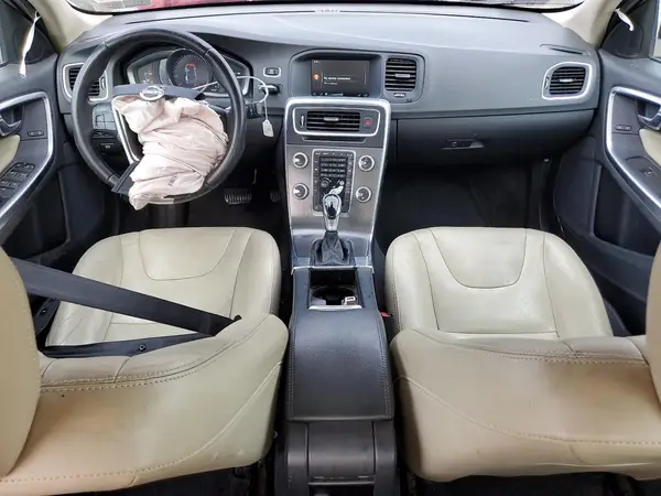 YV126MFKXG2412944 2016 VOLVO S60 - Image 8