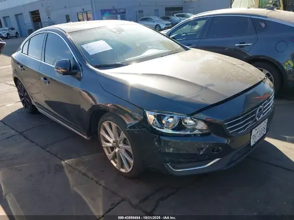 YV126MFKXG2413690 2016 VOLVO S60 - Image 1