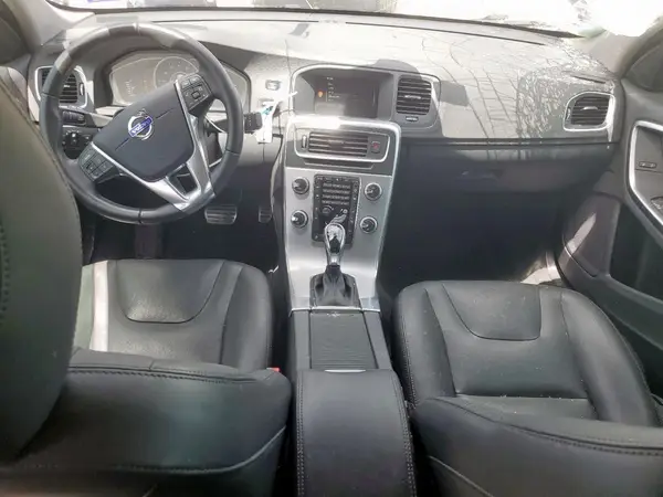 YV126MFL1H2422000 2017 VOLVO S60 - Image 8