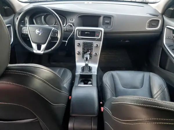 YV126MFL1H2432588 2017 VOLVO S60 - Image 8