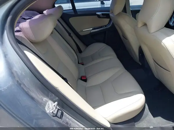 YV126MFL1H2436740 2017 VOLVO S60 - Image 8