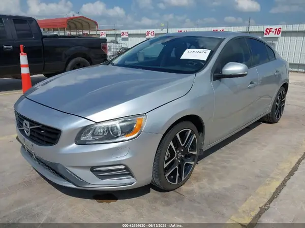 YV126MFL2J2450619 2018 VOLVO S60 - Image 2