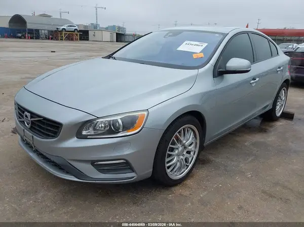 YV126MFL2J2455142 2018 VOLVO S60 - Image 2