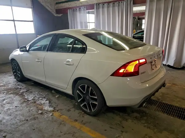 YV126MFL3H2421611 2017 VOLVO S60 - Image 2