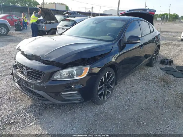 YV126MFL3H2425030 2017 VOLVO S60 - Image 2