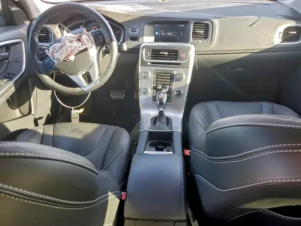 YV126MFL3H2425450 2017 VOLVO S60 - Image 8
