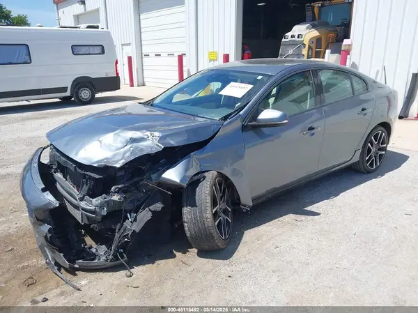 YV126MFL3J2450113 2018 VOLVO S60 - Image 2
