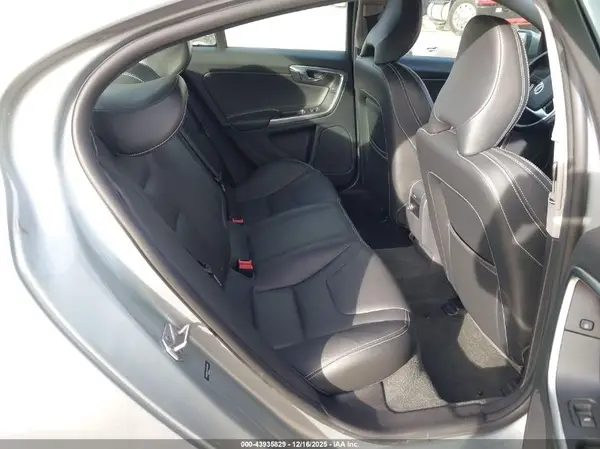 YV126MFL3J2454940 2018 VOLVO S60 - Image 8