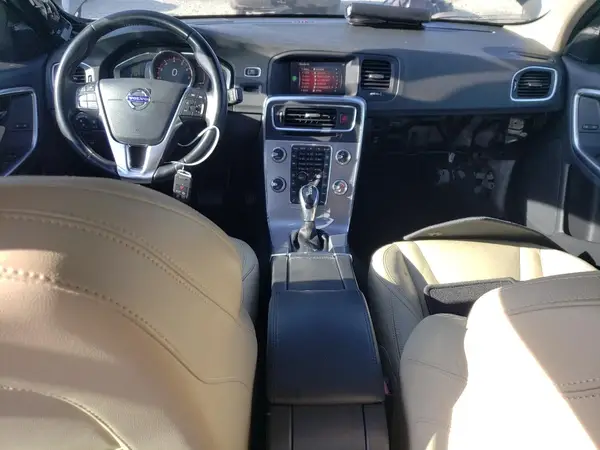 YV126MFL3J2459538 2018 VOLVO S60 - Image 8