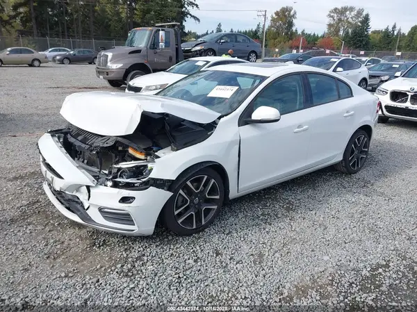 YV126MFL4H2432410 2017 VOLVO S60 - Image 2