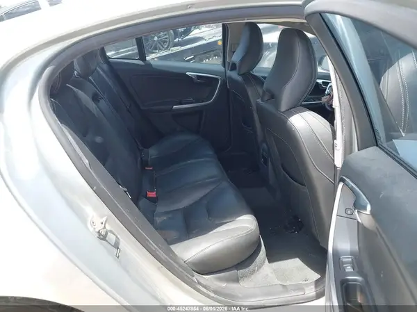 YV126MFL4H2432584 2017 VOLVO S60 - Image 8