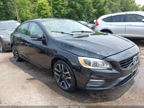 YV126MFL4J2458009 2018 VOLVO S60 - Image 1