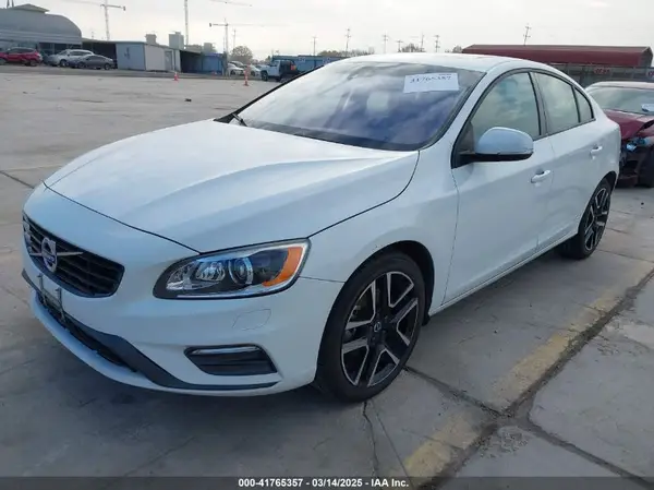 YV126MFL5H2421335 2017 VOLVO S60 - Image 2