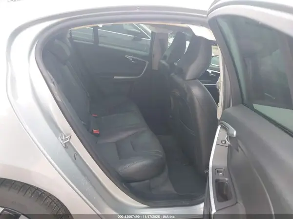 YV126MFL5H2421433 2017 VOLVO S60 - Image 8