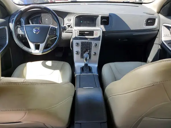 YV126MFL5H2422145 2017 VOLVO S60 - Image 8