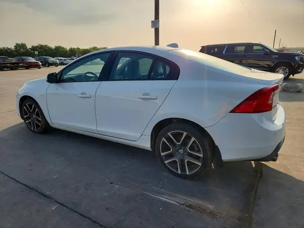 YV126MFL5J2452798 2018 VOLVO S60 - Image 2