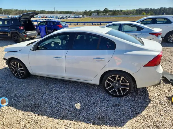 YV126MFL5J2456592 2018 VOLVO S60 - Image 2