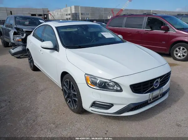 YV126MFL6H2421473 2017 VOLVO S60 - Image 1