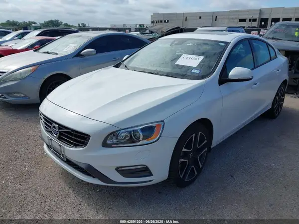 YV126MFL6H2421473 2017 VOLVO S60 - Image 2