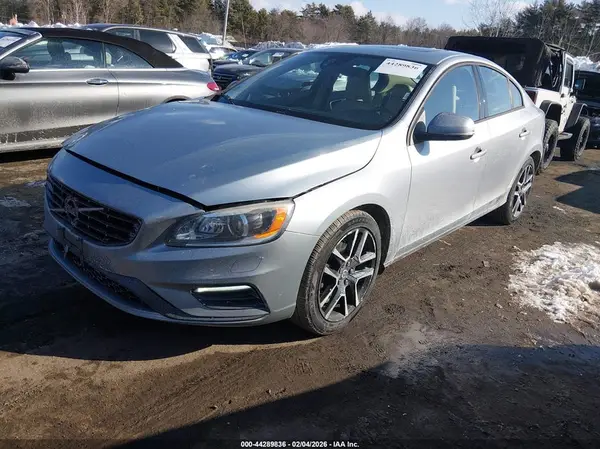 YV126MFL6H2422512 2017 VOLVO S60 - Image 2