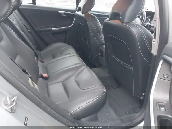 YV126MFL6H2424115 2017 VOLVO S60 - Image 8