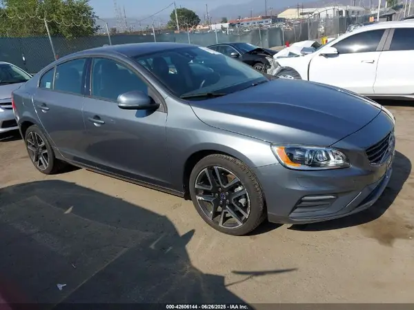 YV126MFL6H2433753 2017 VOLVO S60 - Image 1