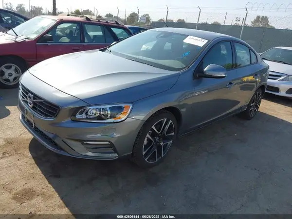 YV126MFL6H2433753 2017 VOLVO S60 - Image 2