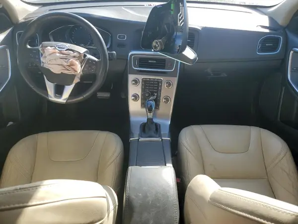 YV126MFL6J2456164 2018 VOLVO S60 - Image 8