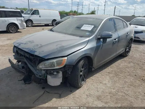 YV126MFL7H2420929 2017 VOLVO S60 - Image 2