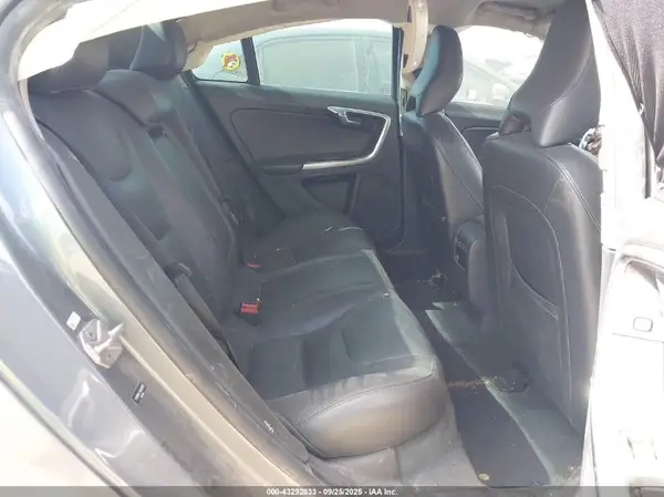 YV126MFL7H2420929 2017 VOLVO S60 - Image 8