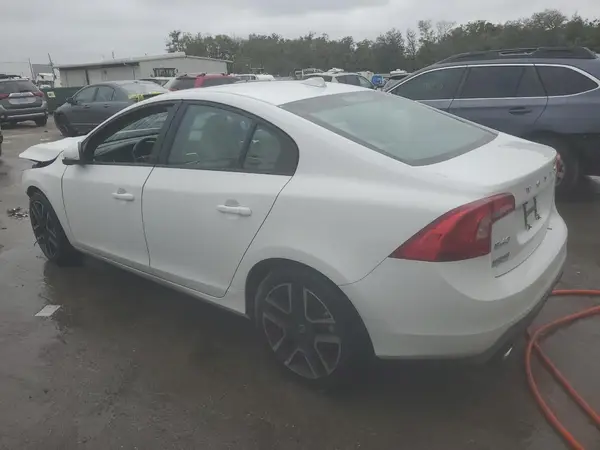 YV126MFL7H2422860 2017 VOLVO S60 - Image 2
