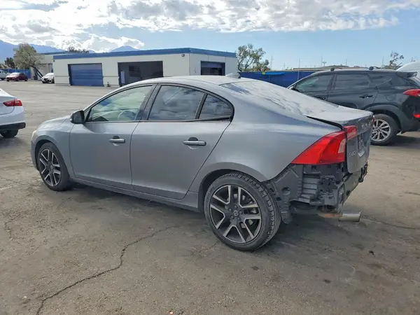 YV126MFL7H2424026 2017 VOLVO S60 - Image 2