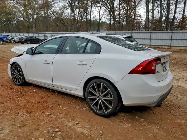 YV126MFL7H2425564 2017 VOLVO S60 - Image 2