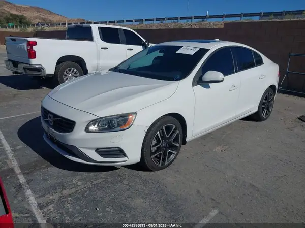 YV126MFL7H2432658 2017 VOLVO S60 - Image 2