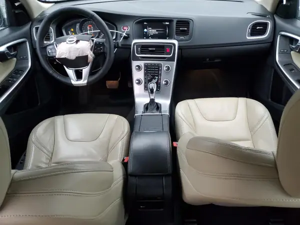 YV126MFL7H2434779 2017 VOLVO S60 - Image 8