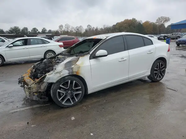 YV126MFL7H2436435 2017 VOLVO S60 - Image 1