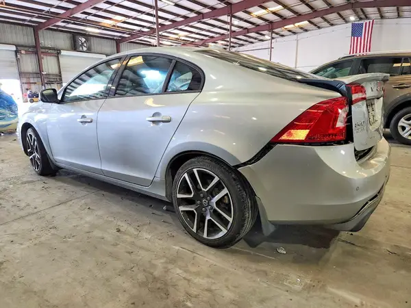 YV126MFL7J2450955 2018 VOLVO S60 - Image 2