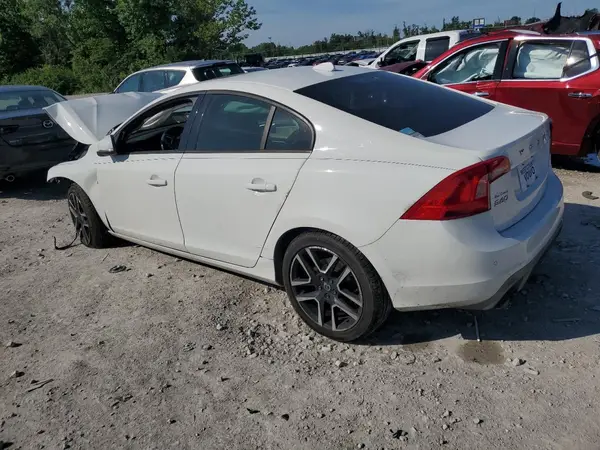 YV126MFL7J2457047 2018 VOLVO S60 - Image 2