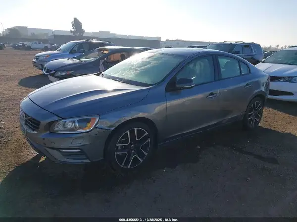 YV126MFL8H2422480 2017 VOLVO S60 - Image 2
