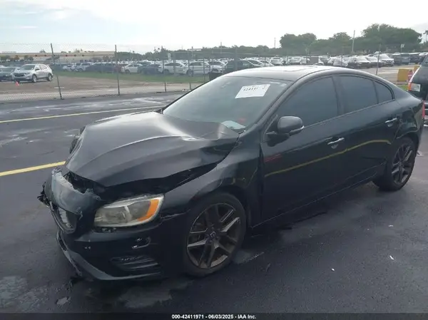 YV126MFL8H2422804 2017 VOLVO S60 - Image 2