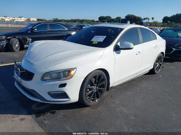 YV126MFL8H2425539 2017 VOLVO S60 - Image 2