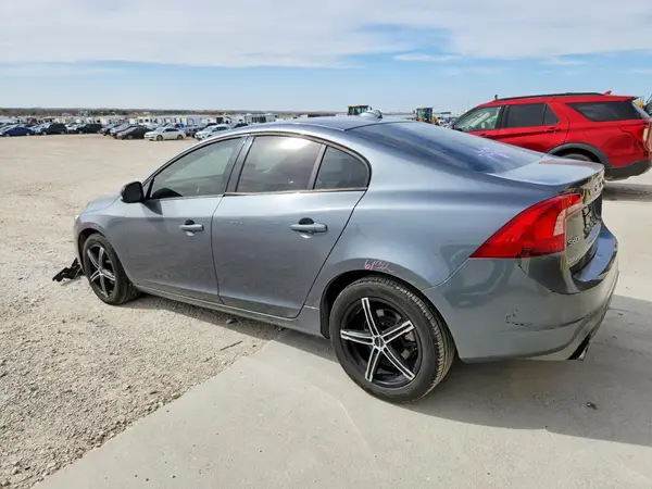 YV126MFL8H2432247 2017 VOLVO S60 - Image 2