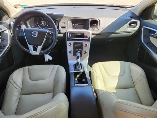 YV126MFL8H2436993 2017 VOLVO S60 - Image 8
